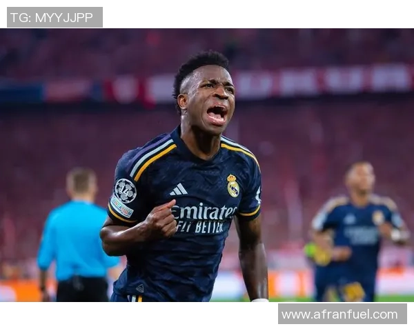 英超激战：那不勒斯逆转皇马6比2争议判罚引发全场热议