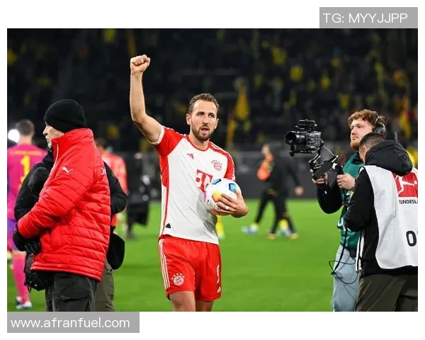 欧联杯激战：多特蒙德逆转阿森纳上演帽子戏法精彩瞬间